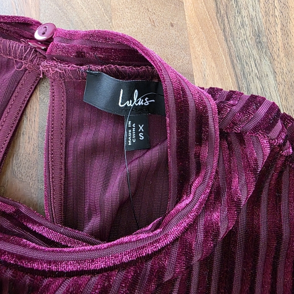 Lulu's Always Alluring Burgundy Striped Velvet Cutout Long Sleeve Top Sz XS NWT - Picture 11 of 12